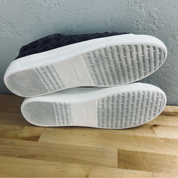 NEW Isaac Mizrahi Live! Monogram Lace Up Low Top Sneakers‎ Women's Size 10 - Picture 8 of 10